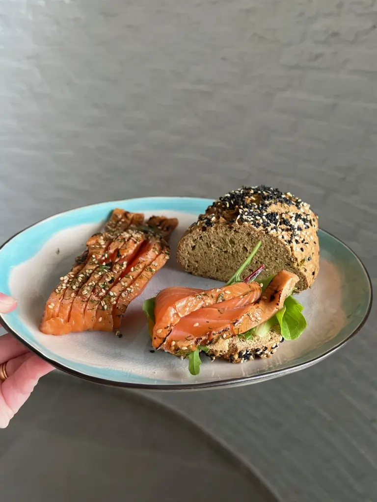 Keto & Low Carb Bread + zalm.webp